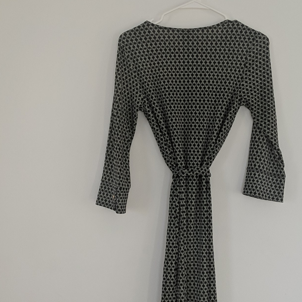 H&M black flower print dress - Picture 7 of 7